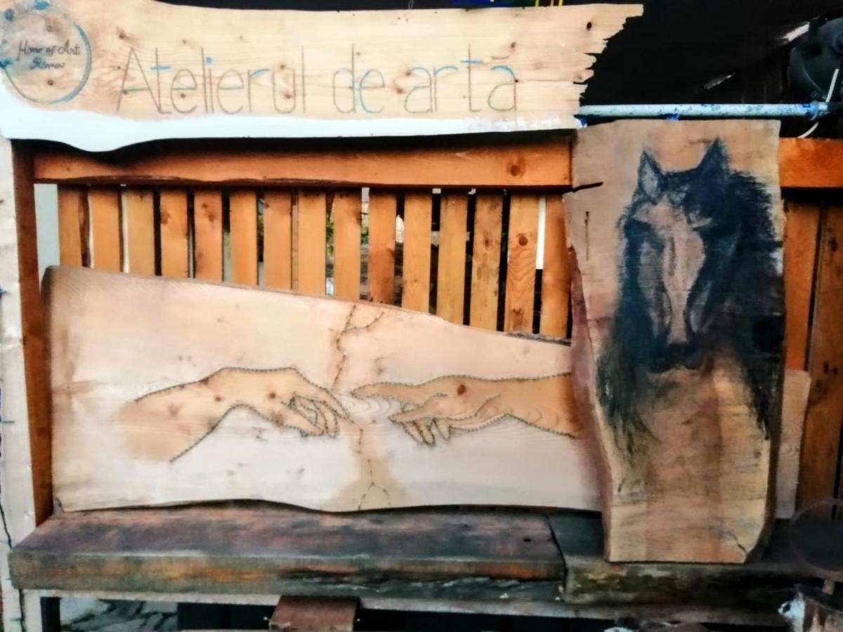 Home Of Art Rîşnov 外观 照片