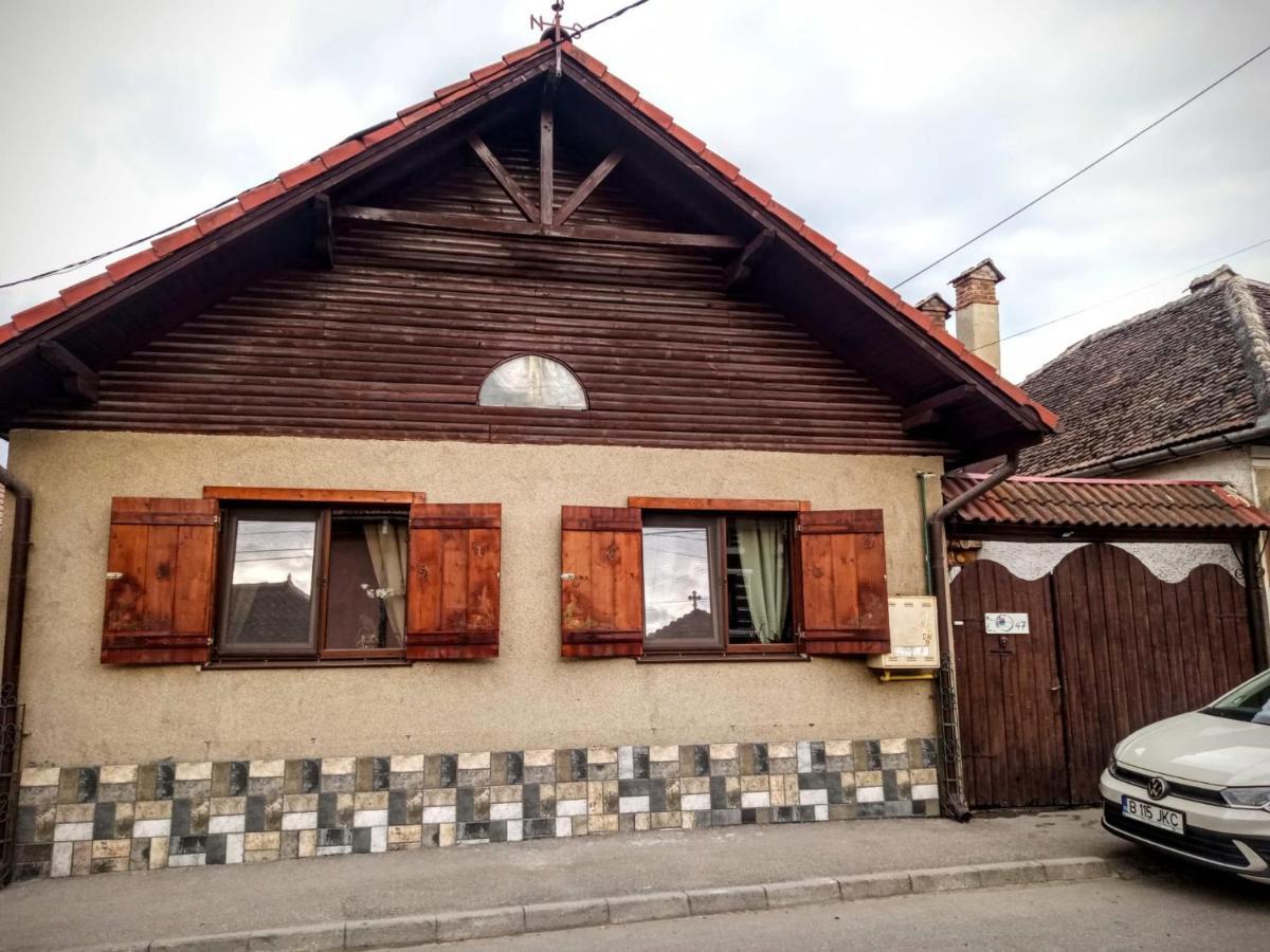Home Of Art Rîşnov 外观 照片